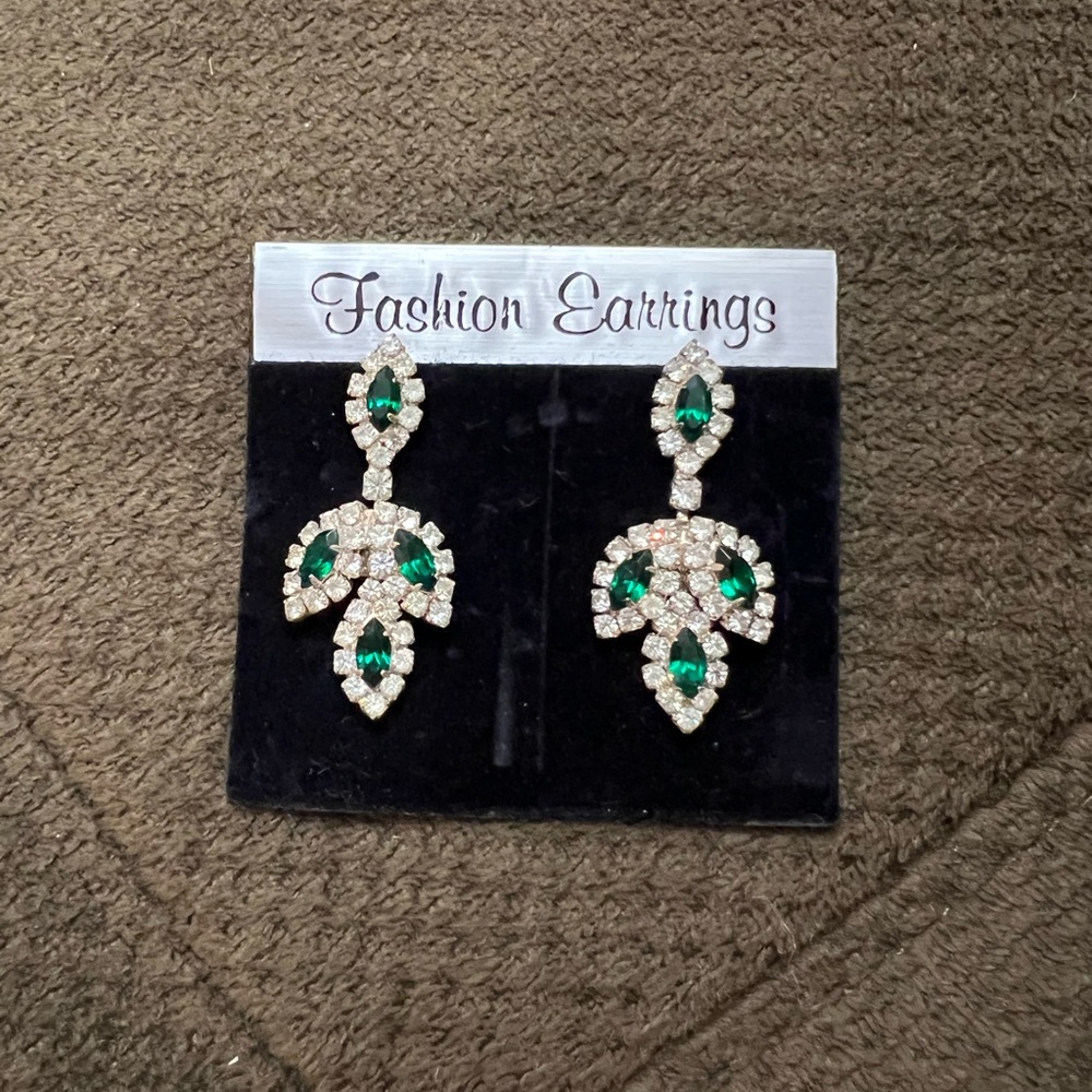 Formal/Prom Earring - Picture 2 of 3